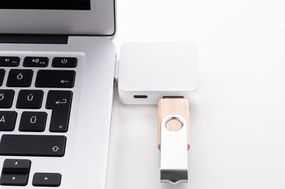 Rahubu újrahasznosított ABS USB hub fehér – Dekormunka – további kép 9