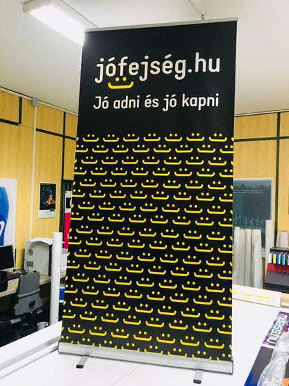 Roll-up banner nyomattal és szerkezettel, Standard és Exclusive kivitelben