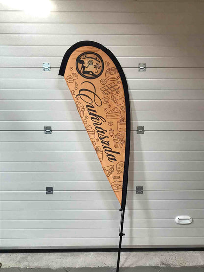 Csepp alakú strandzászló L méretben, 125×375 cm kültéri reklámzászló